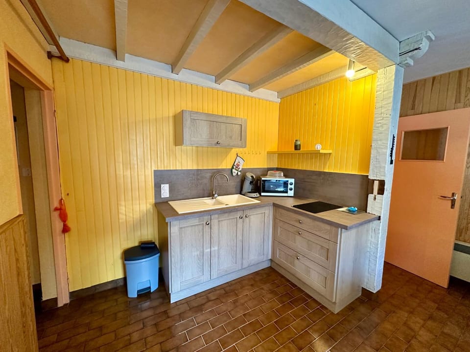 T2 fonctionnel Les Angles - 4 pers, Parking, Ski proche - FR-1-758-36 Apartment in Occitanie