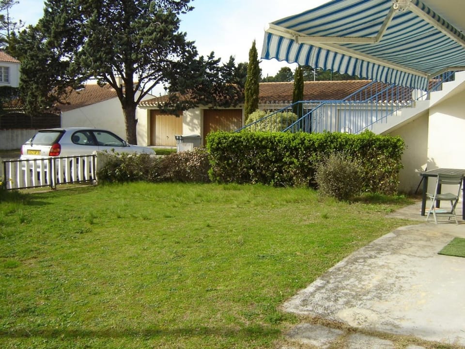 Fromentine - Appartement RDC 33m² avec jardin, animaux admis, parking - FR-1-540-303 Apartment in Pays de la Loire