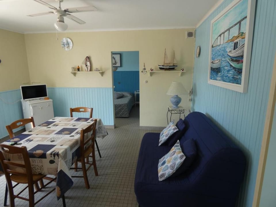 Fromentine - Appartement RDC 33m² avec jardin, animaux admis, parking - FR-1-540-303 Apartment in Pays de la Loire