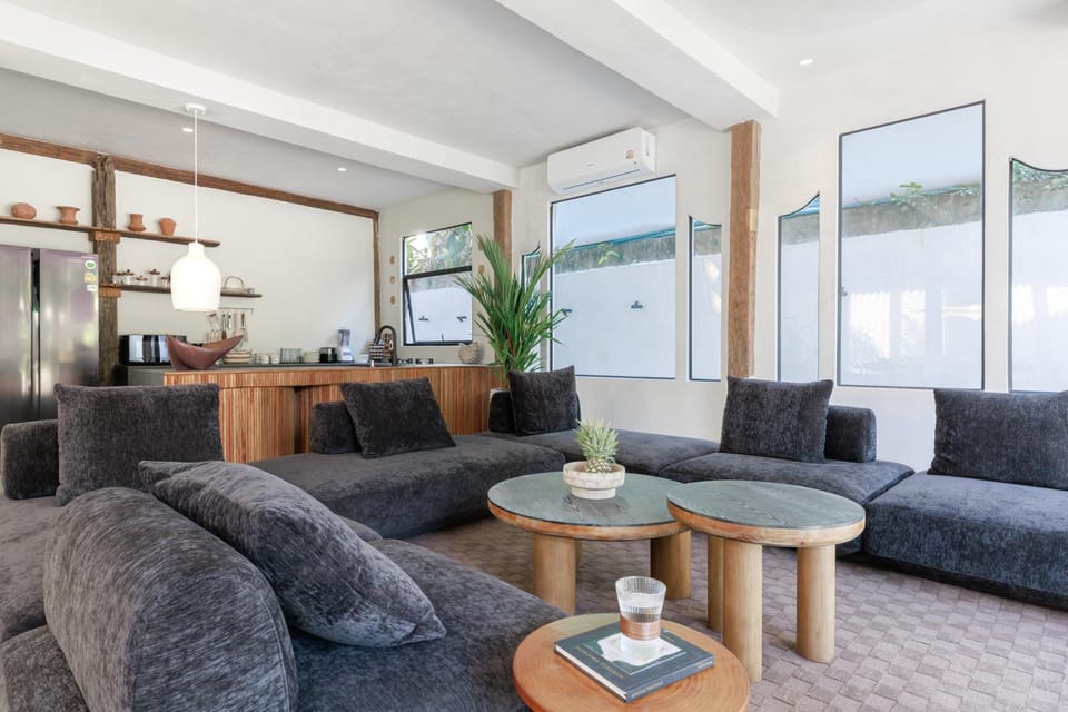 Kitchen or kitchenette, Living room, Seating area