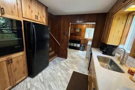 Spacious Tahoe Hot Tub and Beach House in Kings Beach