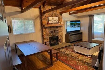 Spacious Tahoe Hot Tub and Beach House in Kings Beach