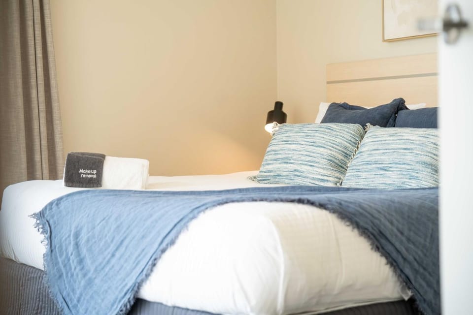 Belle Escapes - Ocean Views at the Bay Apartment in Adelaide
