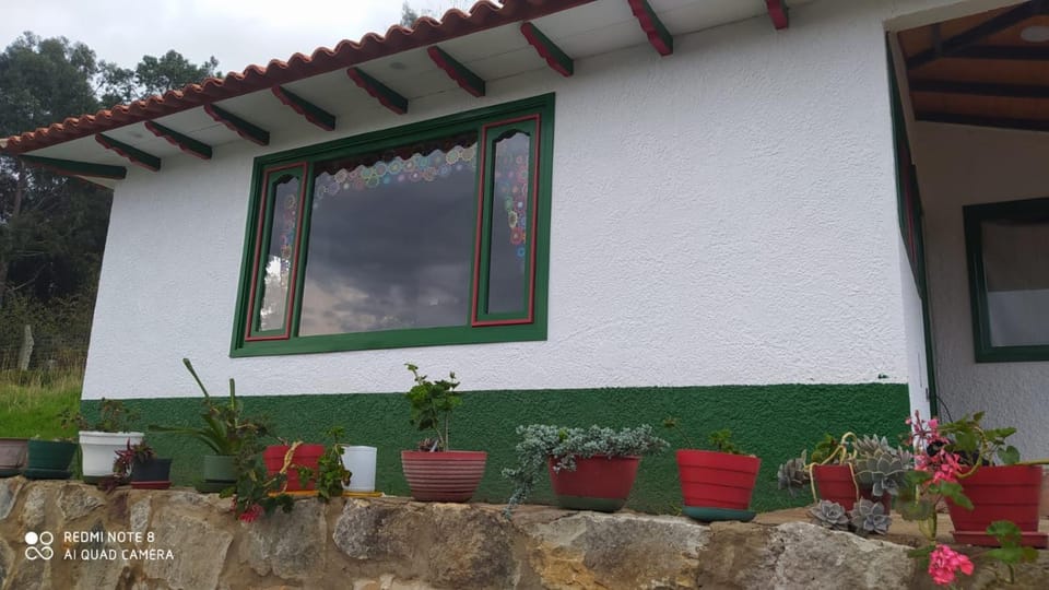 HOSPEDAJE LA LOMITA, Cabañas House in Santander, Colombia