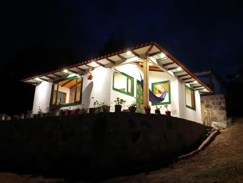 HOSPEDAJE LA LOMITA, Cabañas House in Santander, Colombia