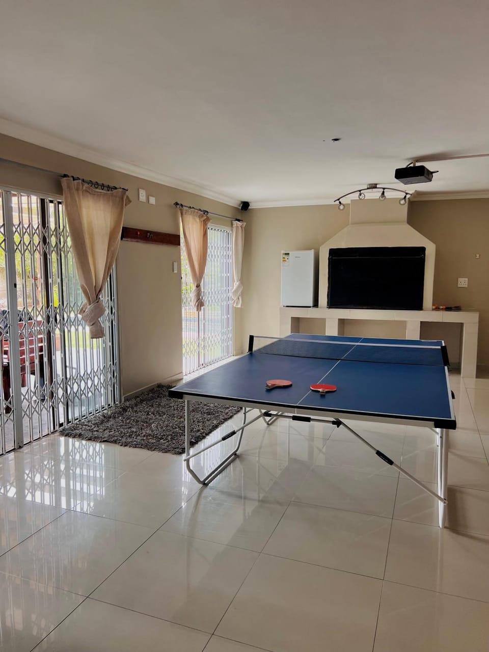 Game Room, Evening entertainment