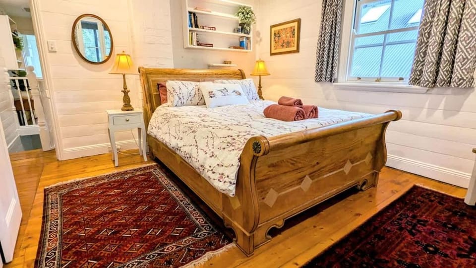 Charm & History 3bdr Cottage in Waverton, close to harbour views House in Sydney