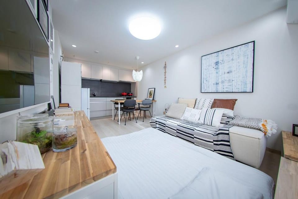Living room, Photo of the whole room