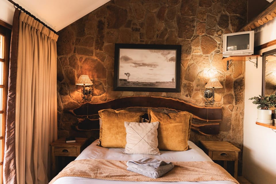 Bedroom, towels, air conditioner
