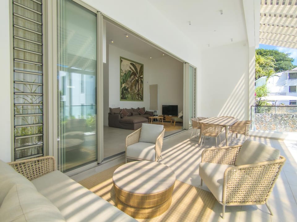 Patio, Seating area
