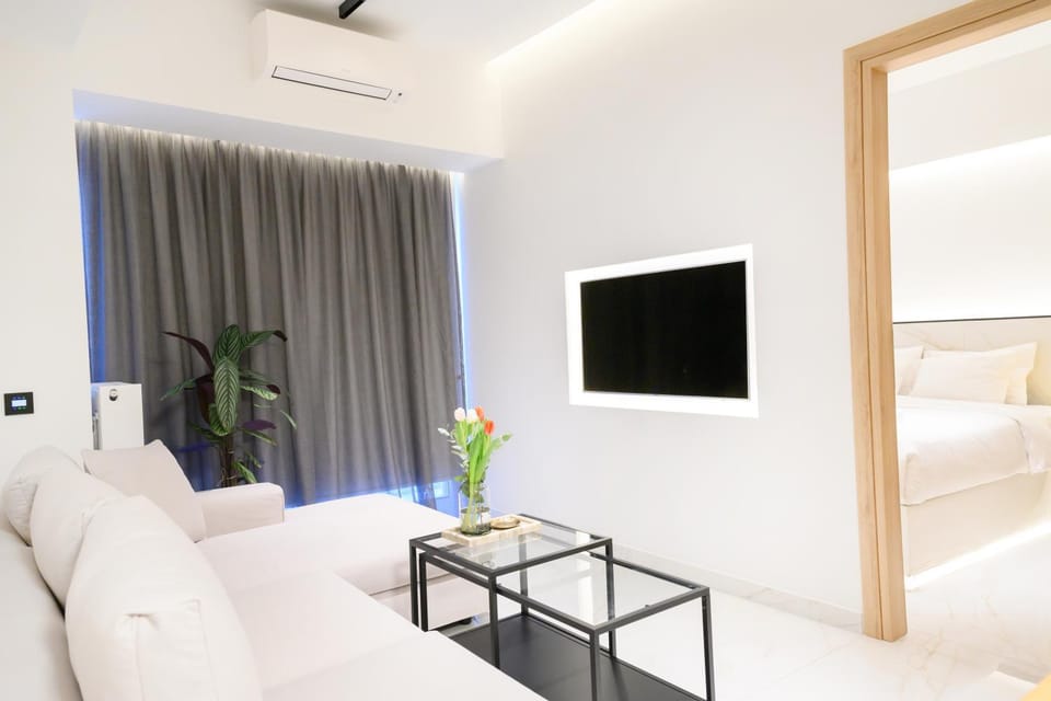 TV and multimedia, Living room, Seating area, air conditioner