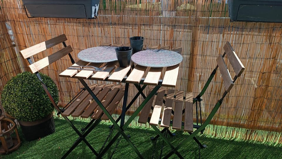 Patio, Dining area