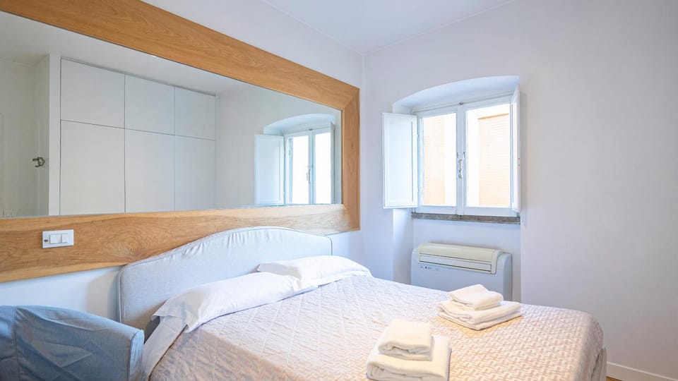 Bed, Photo of the whole room, Bedroom, internet, towels