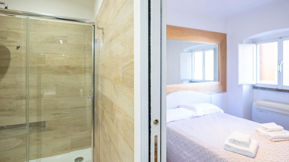 Shower, Bed, Bathroom, Photo of the whole room, Bedroom, towels