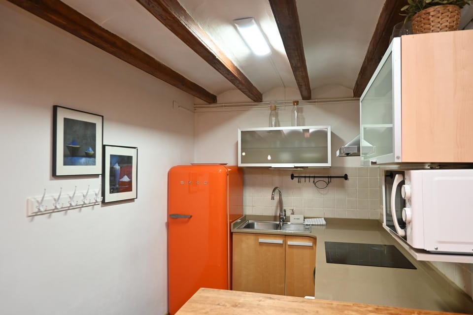 Kitchen or kitchenette, oven, stove, kitchen