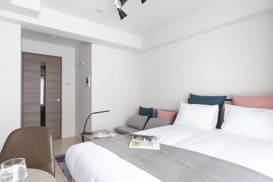 Bed, Living room