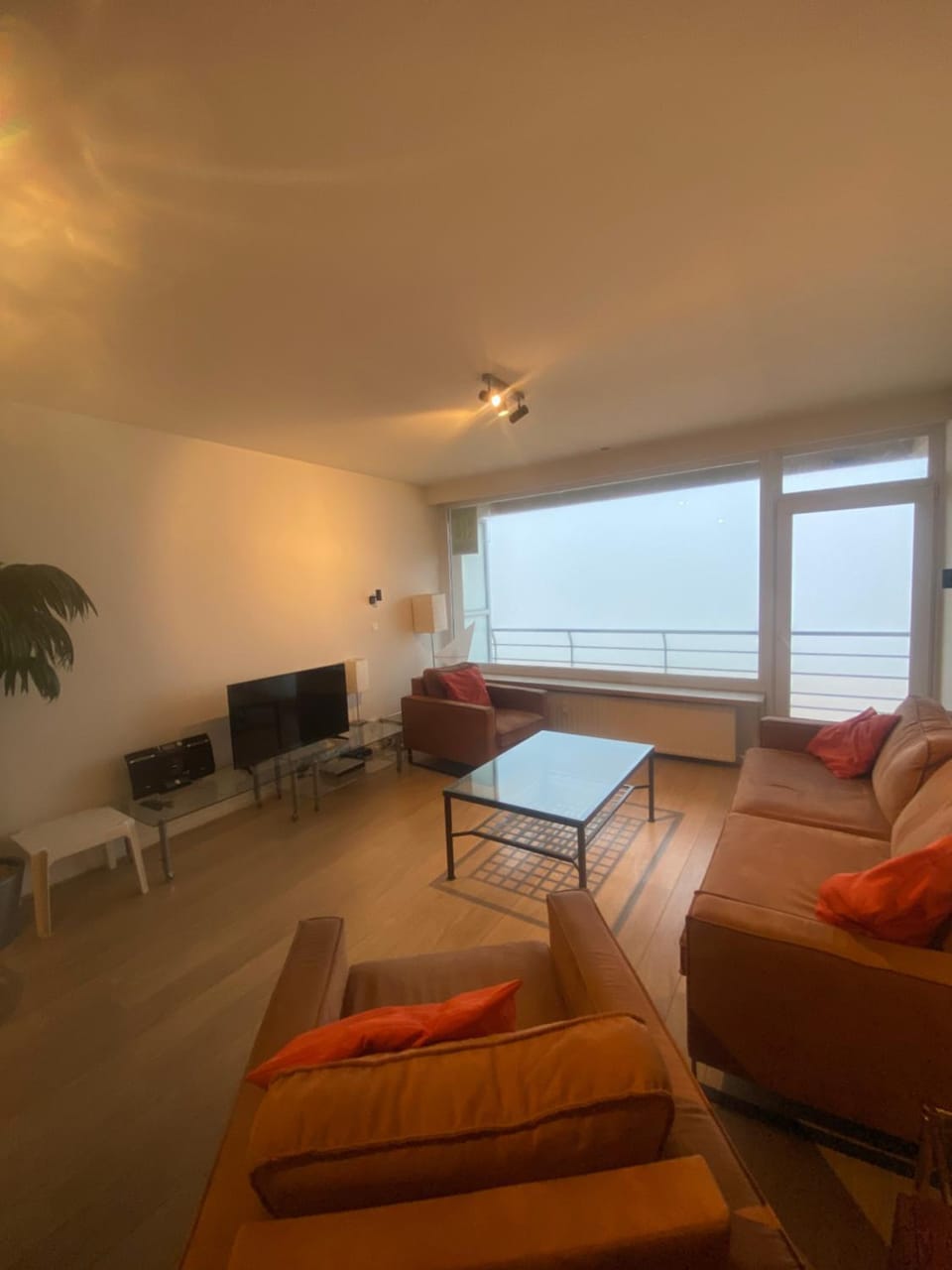 TV and multimedia, Living room, Seating area, Evening entertainment