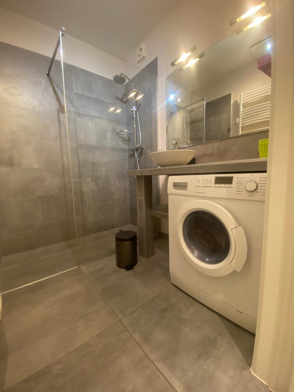Shower, Bathroom, washing machine