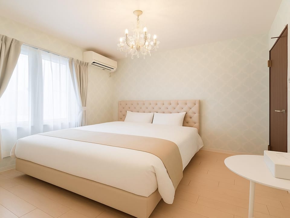 Bed, Bedroom, air conditioner