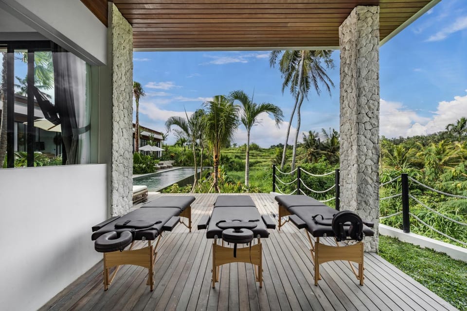 Massage, View (from property/room), Seating area