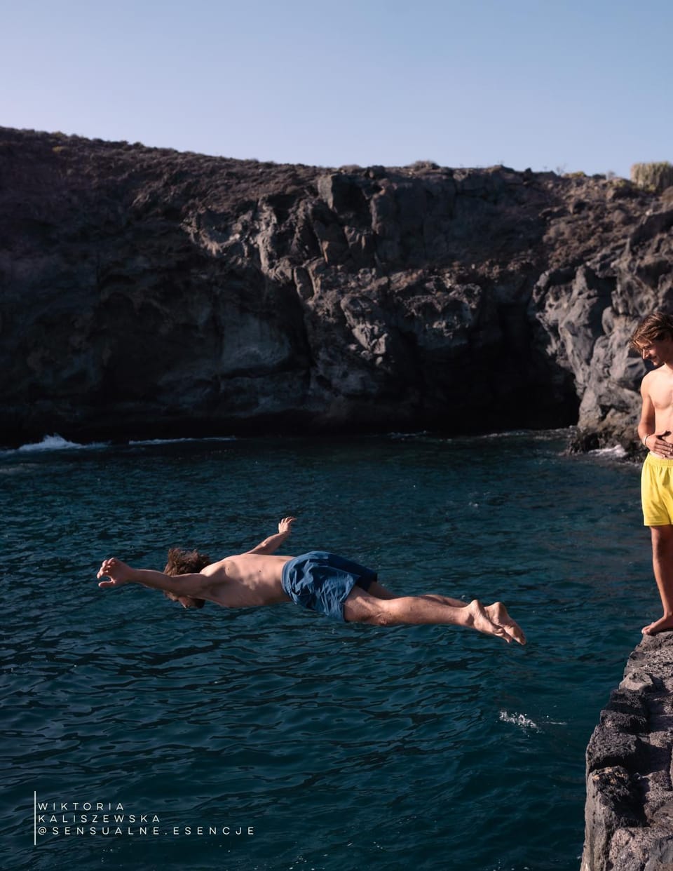 Day, People, Natural landscape, Activities, Mountain view, Sea view, group of guests
