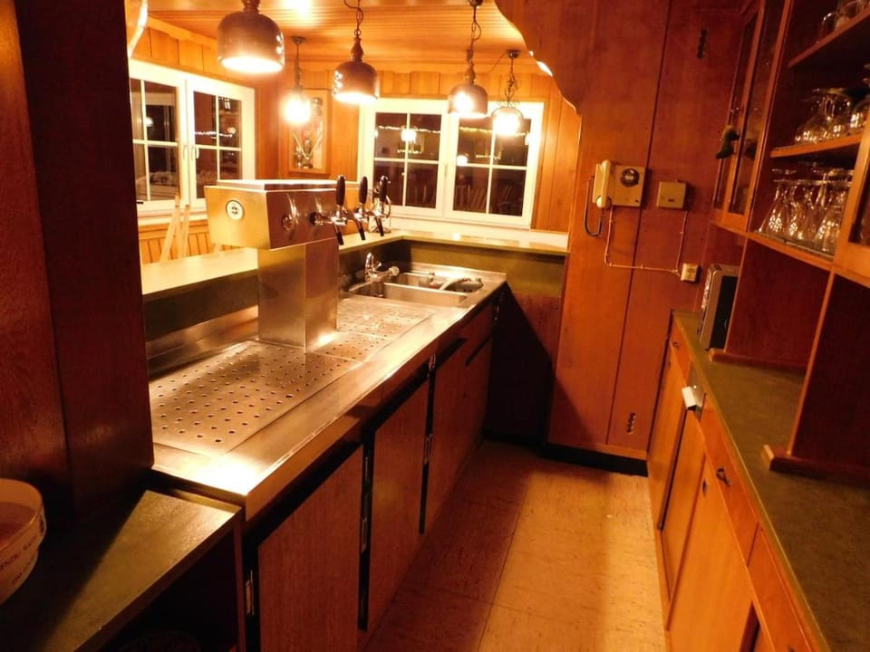 Haus Astenblick in Winterberg Ferienwohnungen mit Gastraum Wanderveranstaltungen und Familienfeiern House in Winterberg