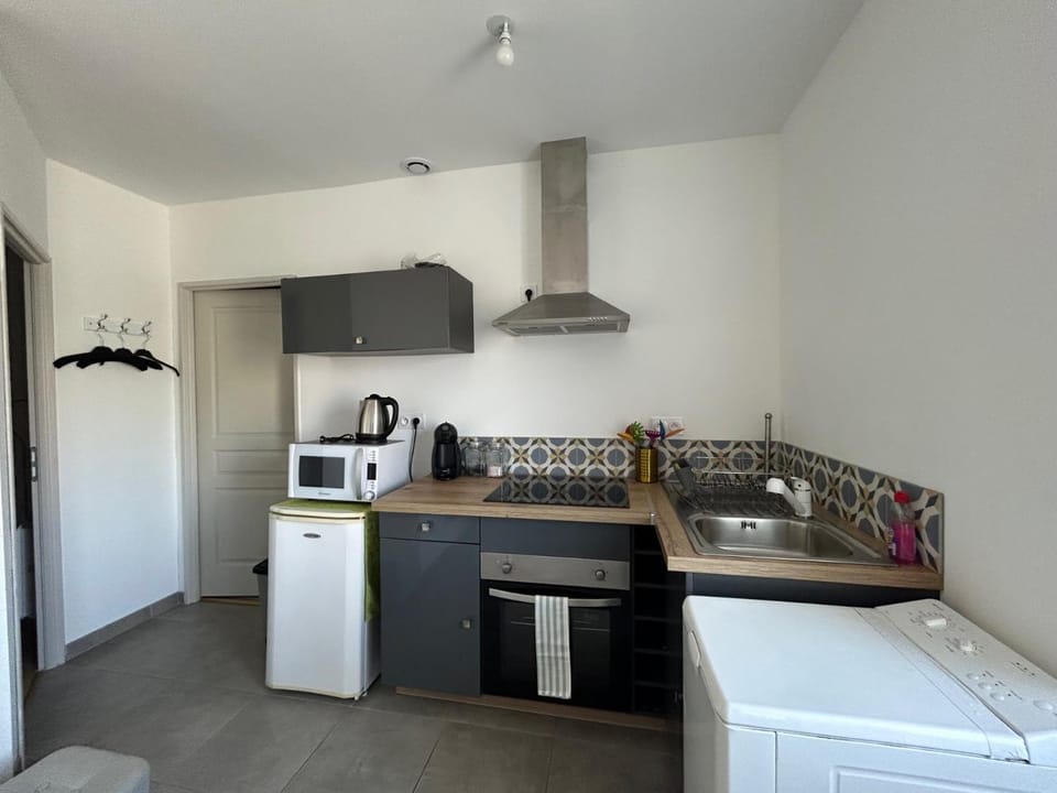 Coffee/tea facilities, Kitchen or kitchenette, dishwasher, oven, pet friendly, stove, toaster