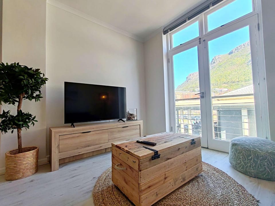 Waveside Stays Apartment in Cape Town