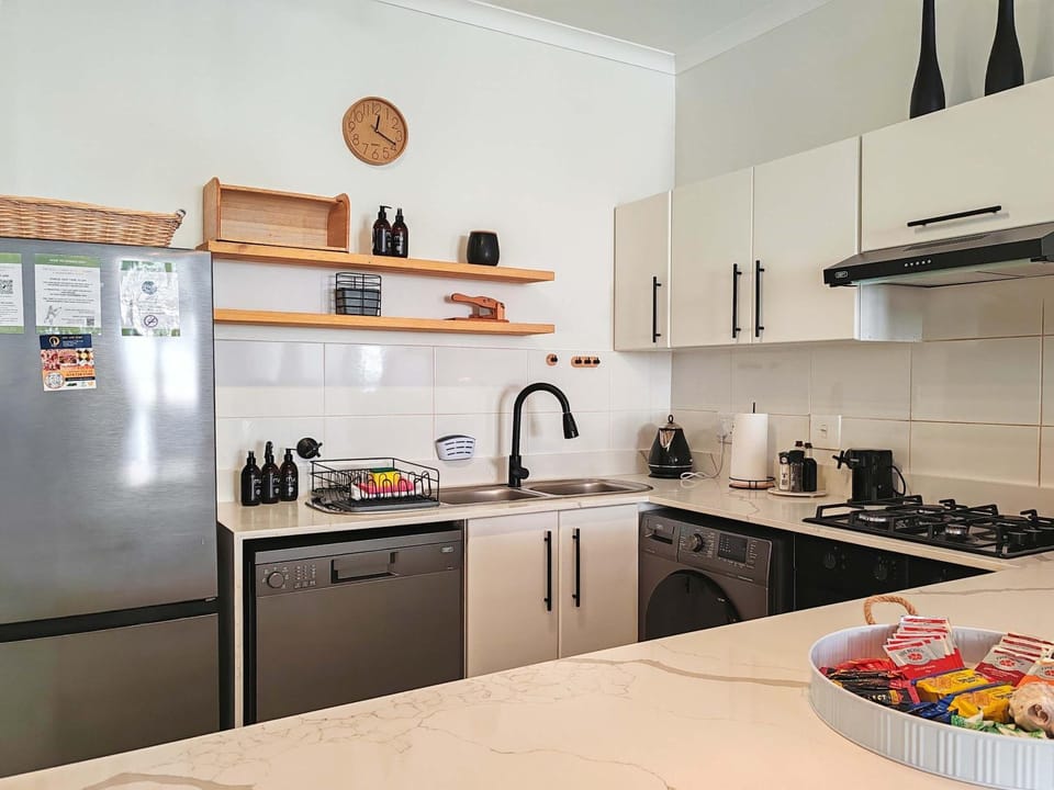 Waveside Stays Apartment in Cape Town