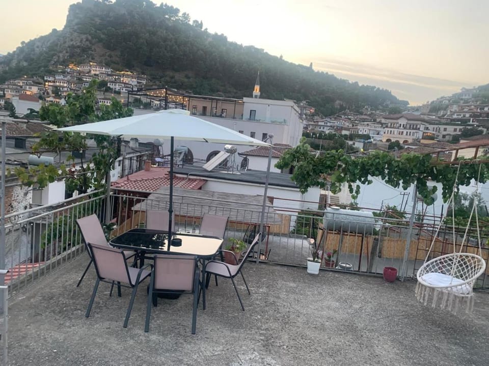 Day, Balcony/Terrace, City view, Mountain view