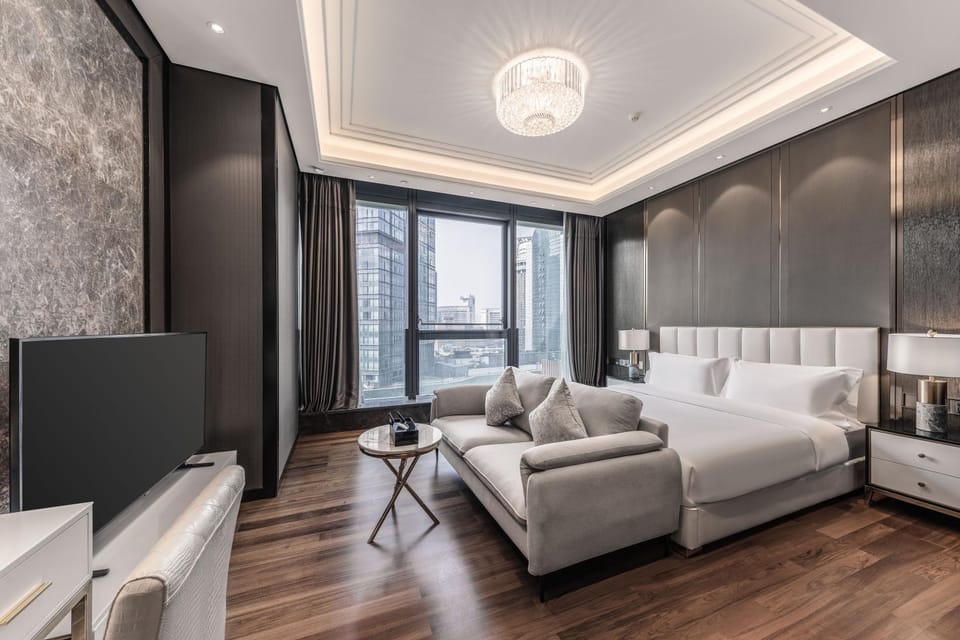 Roosevelt Service Apartment Chongqing Jiefangbei Pedestrian Street Hongyadong Branch Hotel in China