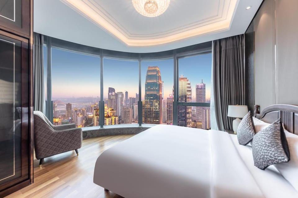 Bedroom, City view
