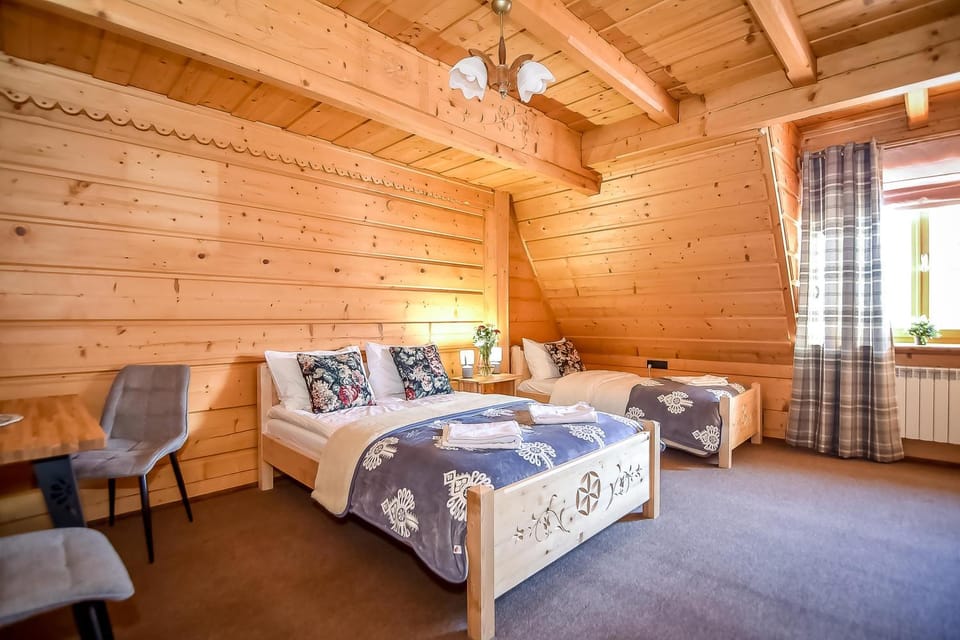 Bed, Photo of the whole room, Seating area, Bedroom