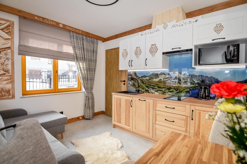 Kitchen or kitchenette, Living room