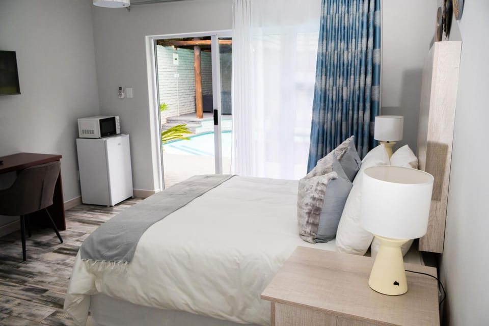 Bed, TV and multimedia, Photo of the whole room, Bedroom, air conditioner