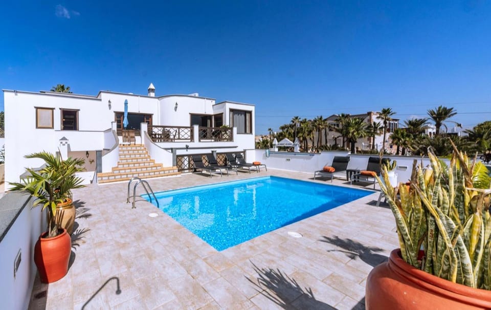 Luxury House Panoramic Sea Views Villa in Isla de Lanzarote
