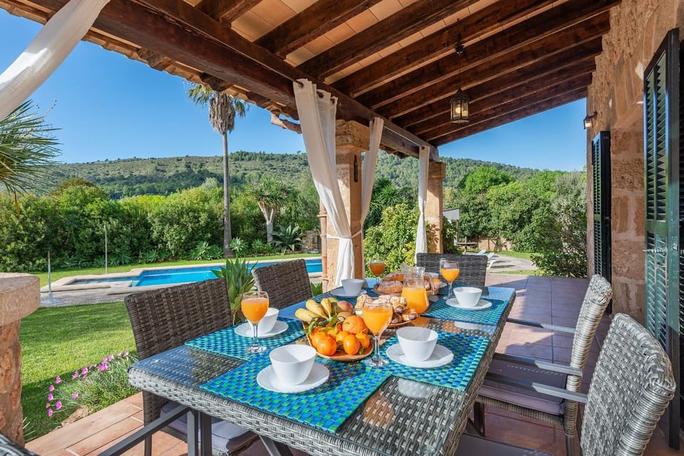 Patio, Spring, Day, Natural landscape, Garden, View (from property/room), Balcony/Terrace, Food and drinks, Dining area, Food, Garden view, Mountain view, Pool view, Swimming pool, Drinks, sunbed