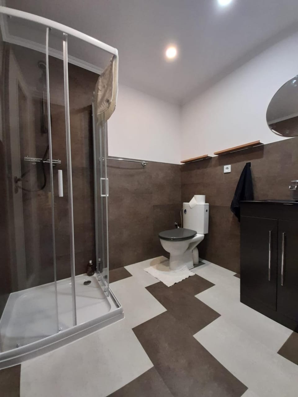 Shower, Toilet, Bathroom