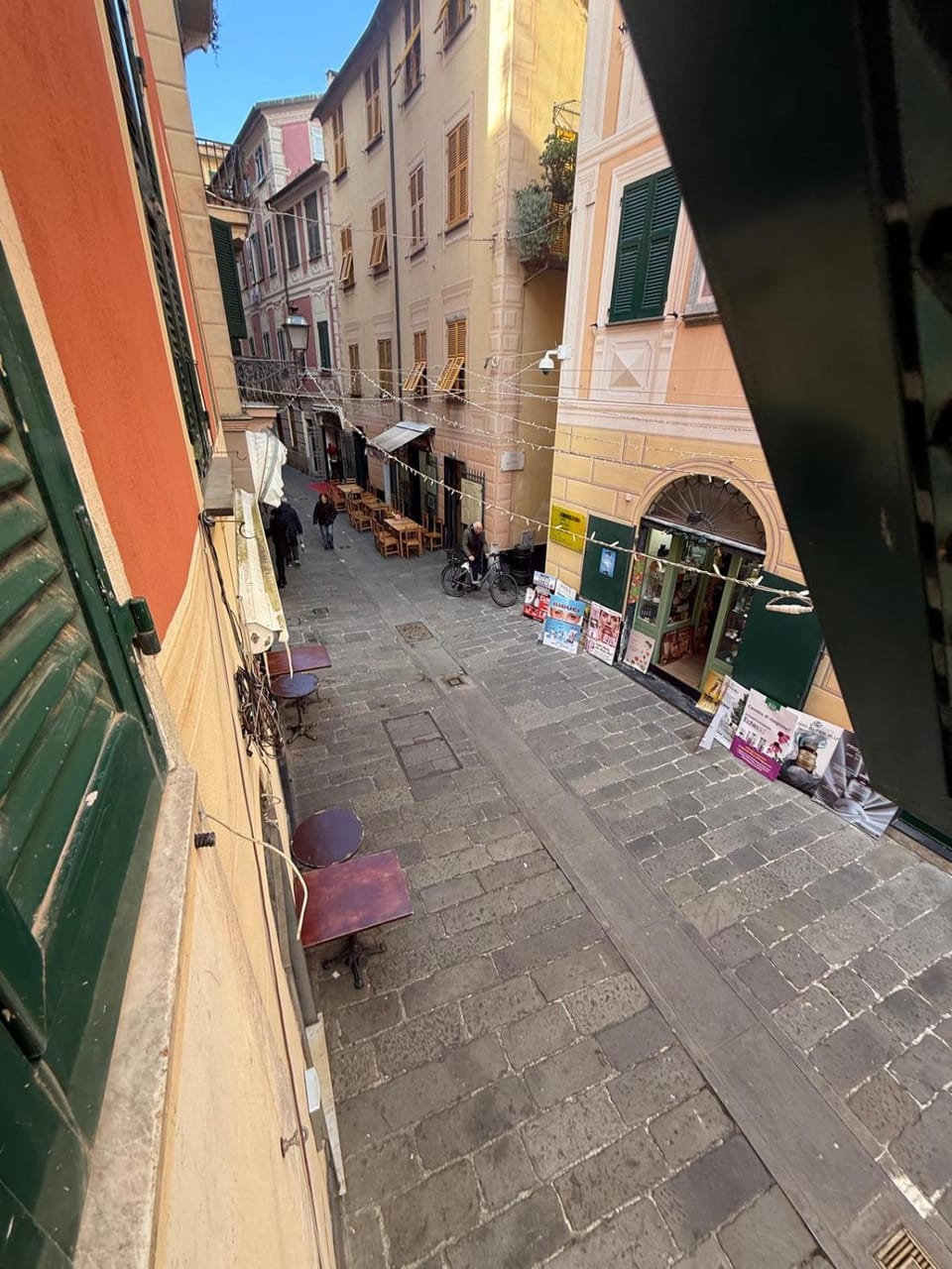 Neighbourhood, Street view