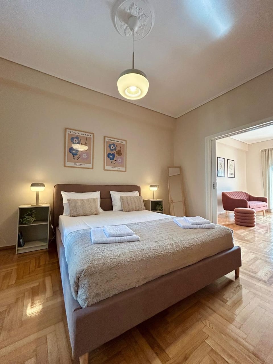 Bed, Photo of the whole room, Bedroom, towels
