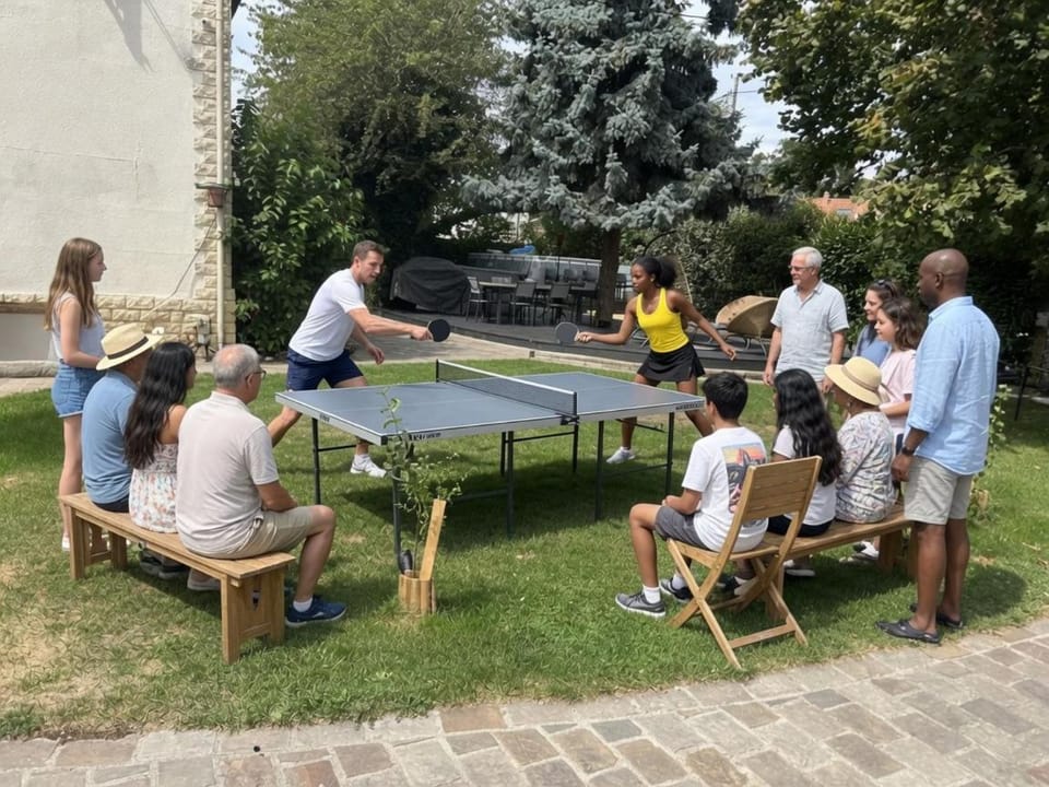 Villa Maxonale près de Paris avec Piscine Chauffée, Sauna et Jacuzzi Villa in Île-de-France