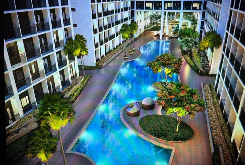 Swimming pool