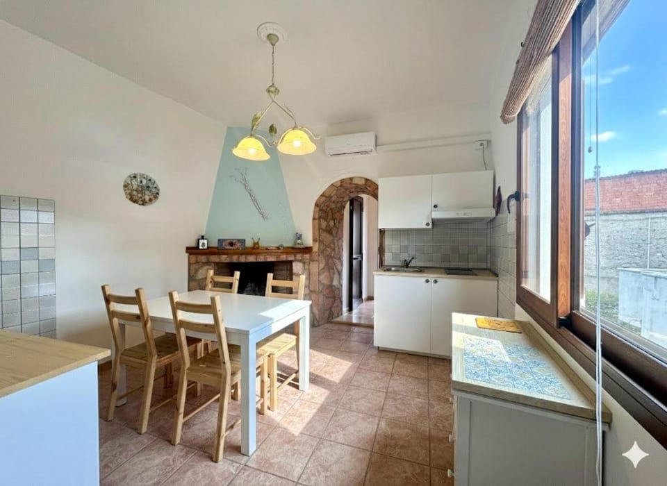 Kitchen or kitchenette, Living room, Dining area, stove
