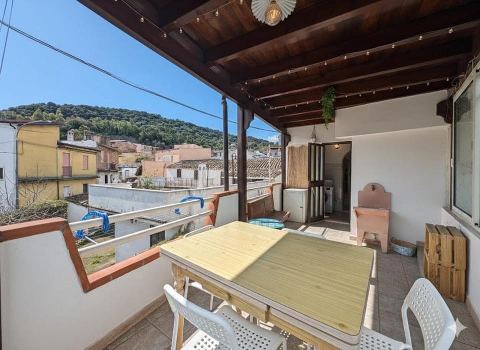 Natural landscape, View (from property/room), Balcony/Terrace, Dining area
