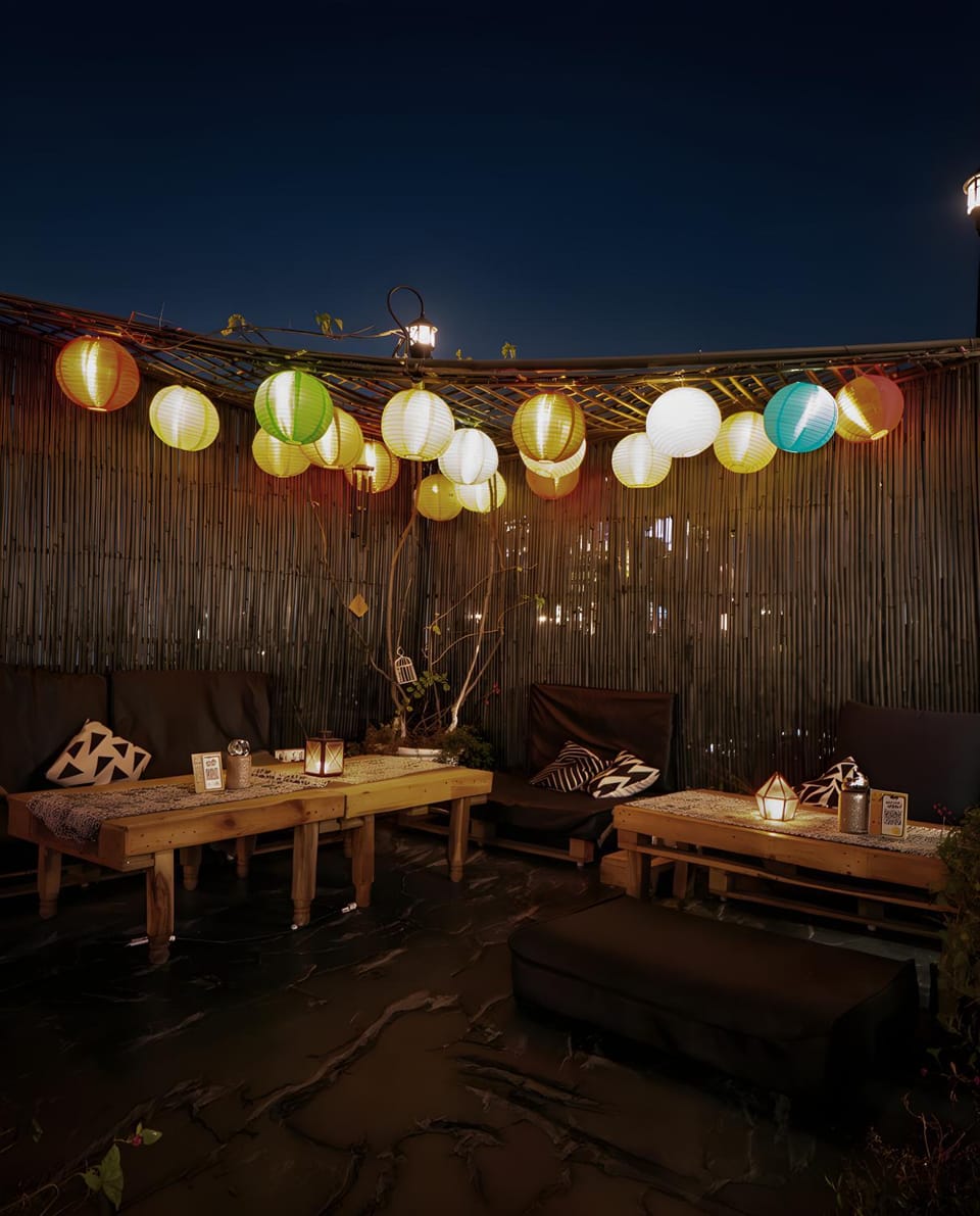 Restaurant/places to eat, Night