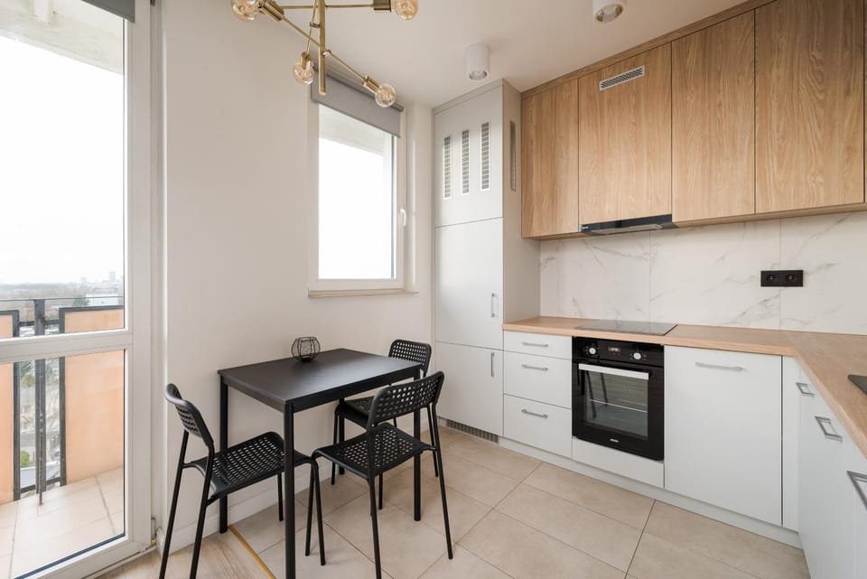 Kitchen or kitchenette, Dining area, dishwasher, oven, stove