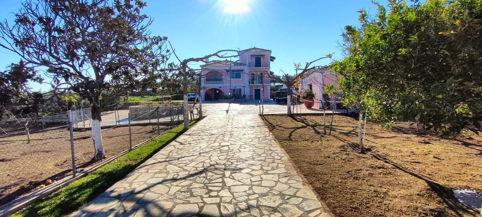 Property building, Day, Natural landscape, Garden, Garden view