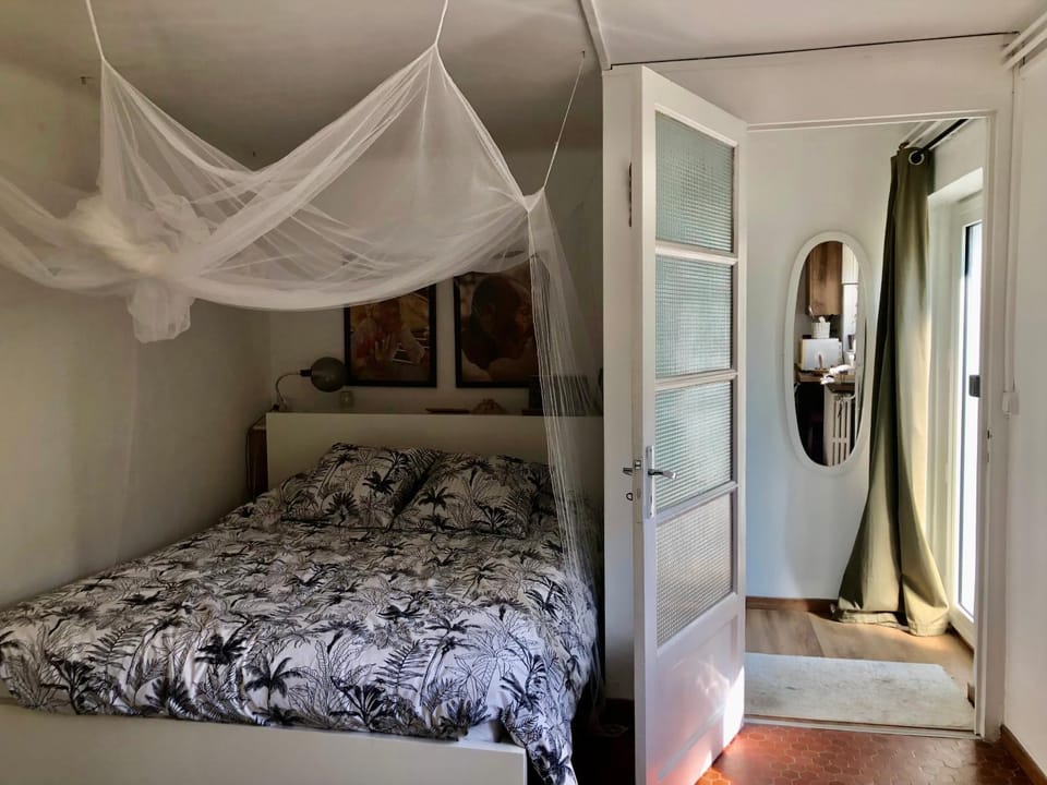 Studio calme avec terrasse proche de Lyon Apartment in Lyon