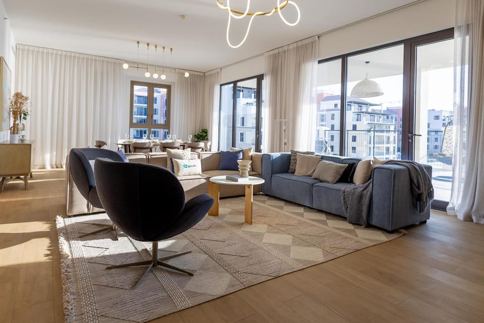 HiGuests - Experience Coastal Elegance at La Rive 2 in La Mer Apartment in Dubai