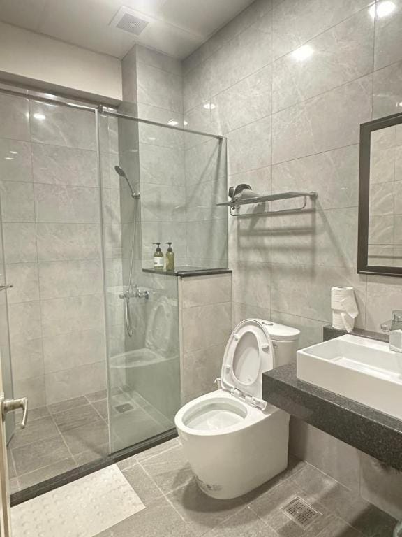 Shower, Toilet, Bathroom